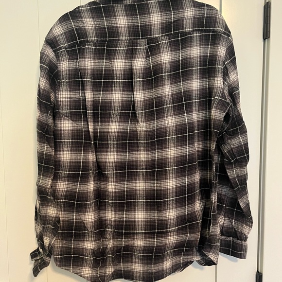 Men’s flannel button up - Picture 3 of 3